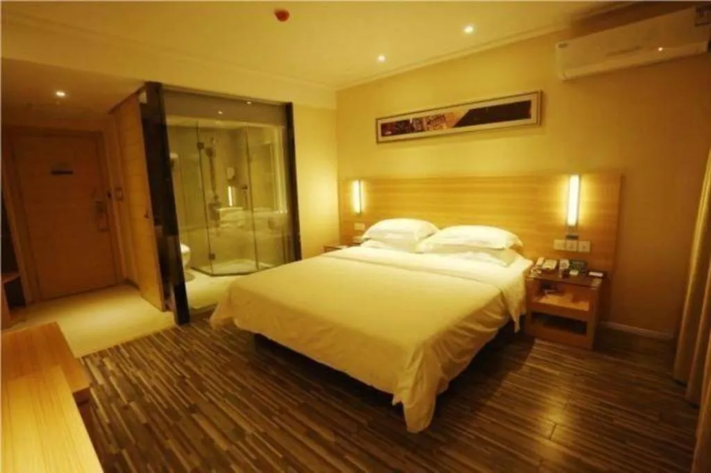 Bed in City Comfort Inn Hotel Zhangjiajie Railway Station Tianmen Mountain Cableway Station