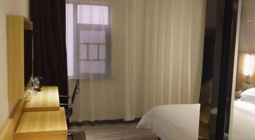 Bed in City Comfort Inn Hotel Zhangjiajie Railway Station Tianmen Mountain Cableway Station