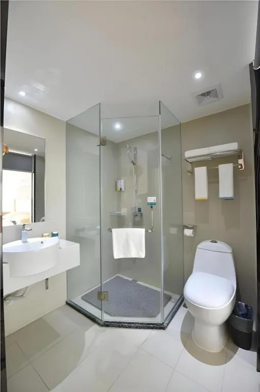 City Comfort Inn Chongqing Lianglukou Metro Station