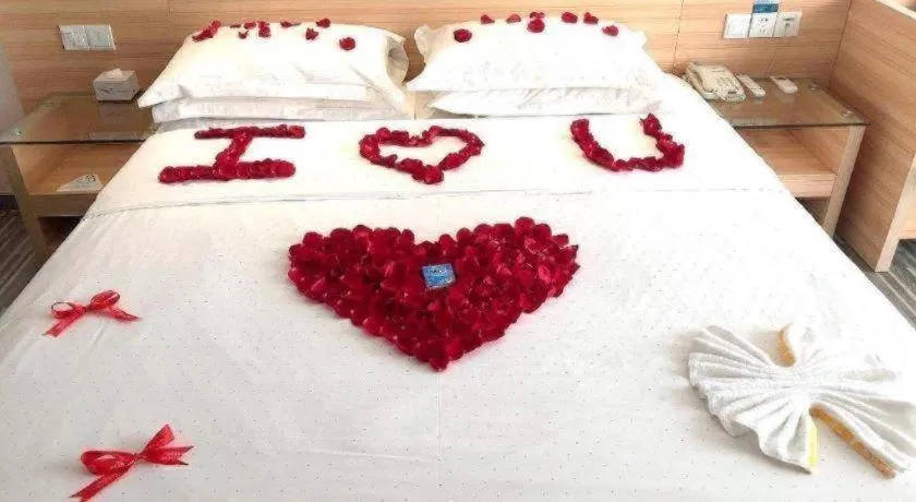 Bed in City Comfort Inn Chongqing Lianglukou Metro Station