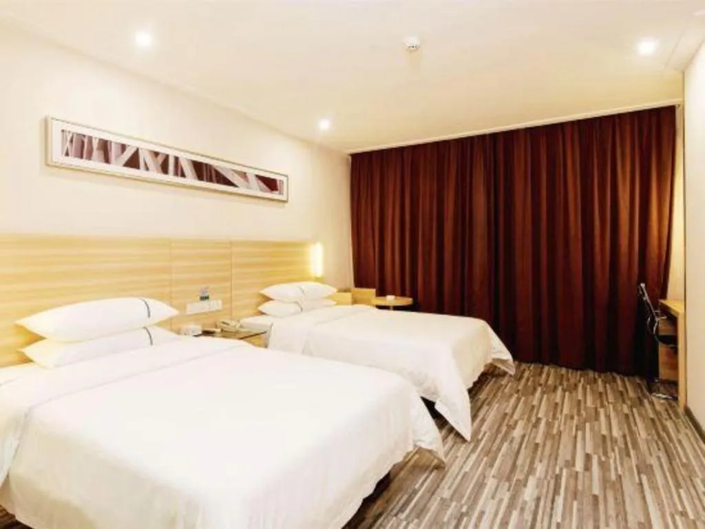 Bed in City Comfort Inn Yunfu Luoding Triumph Plaza