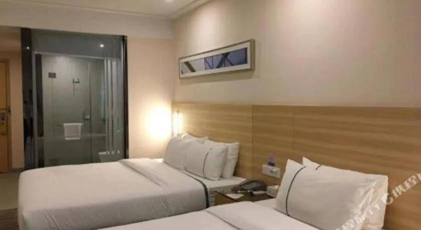 Bed in City Comfort Inn Yunfu Luoding Triumph Plaza