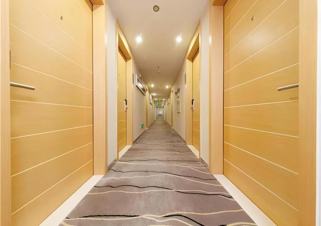 City Comfort Inn Yunfu Luoding Triumph Plaza