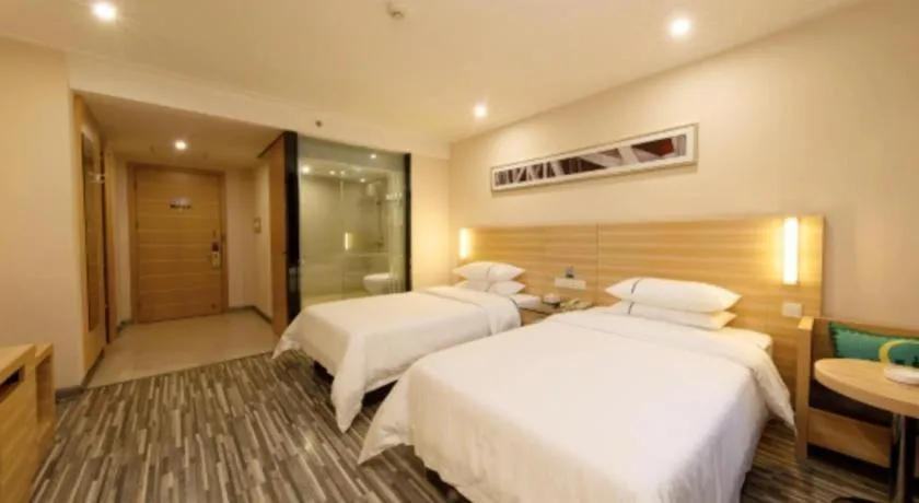 Bed in City Comfort Inn Yunfu Luoding Triumph Plaza