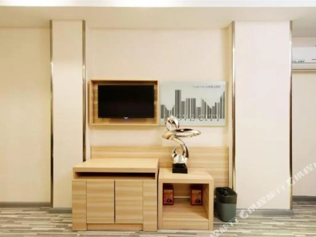 City Comfort Inn Yunfu Luoding Triumph Plaza