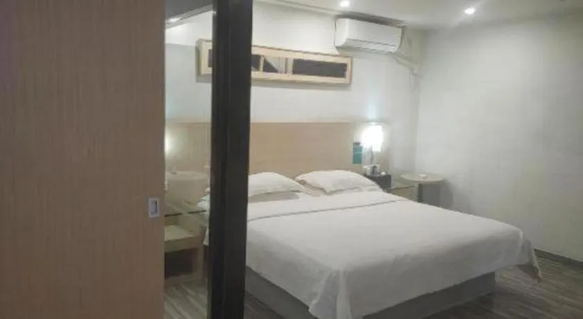 Bed in City Comfort Inn Xianning Wenquan Road Walmart Plaza