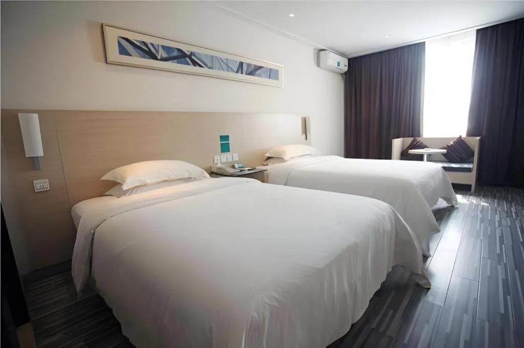 Bed in City Comfort Inn Xianning Wenquan Road Walmart Plaza