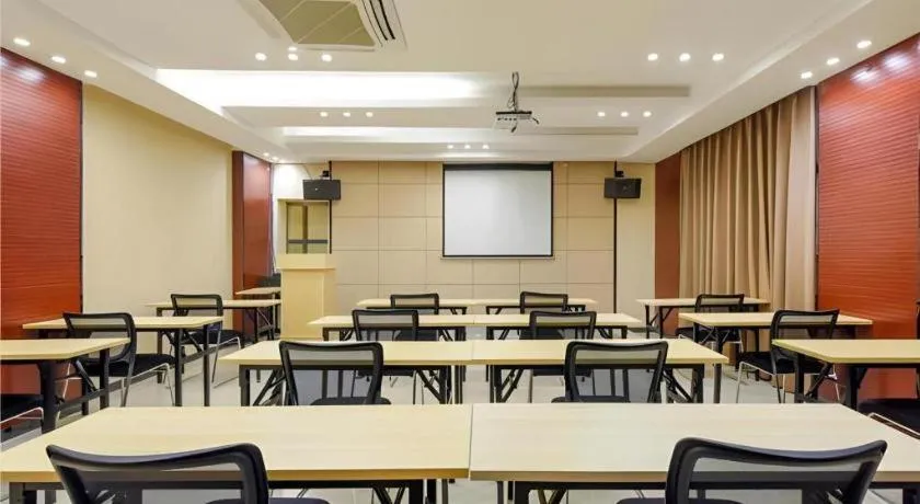 City Comfort Inn Hotel Guiyang Normal University Yangmingci Metro Station