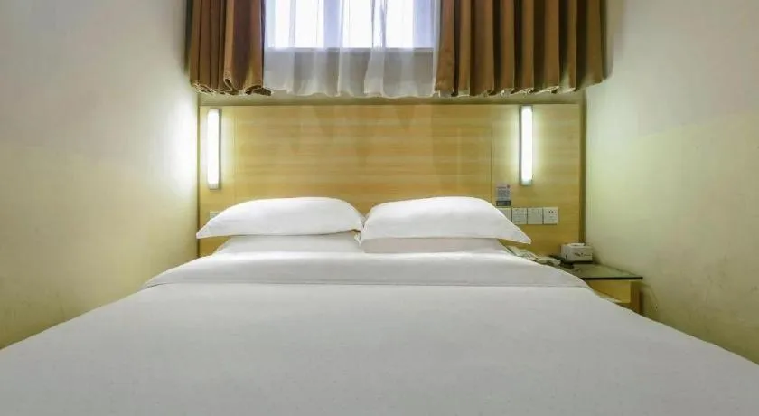 Bed in City Comfort Inn Hotel Guiyang Normal University Yangmingci Metro Station