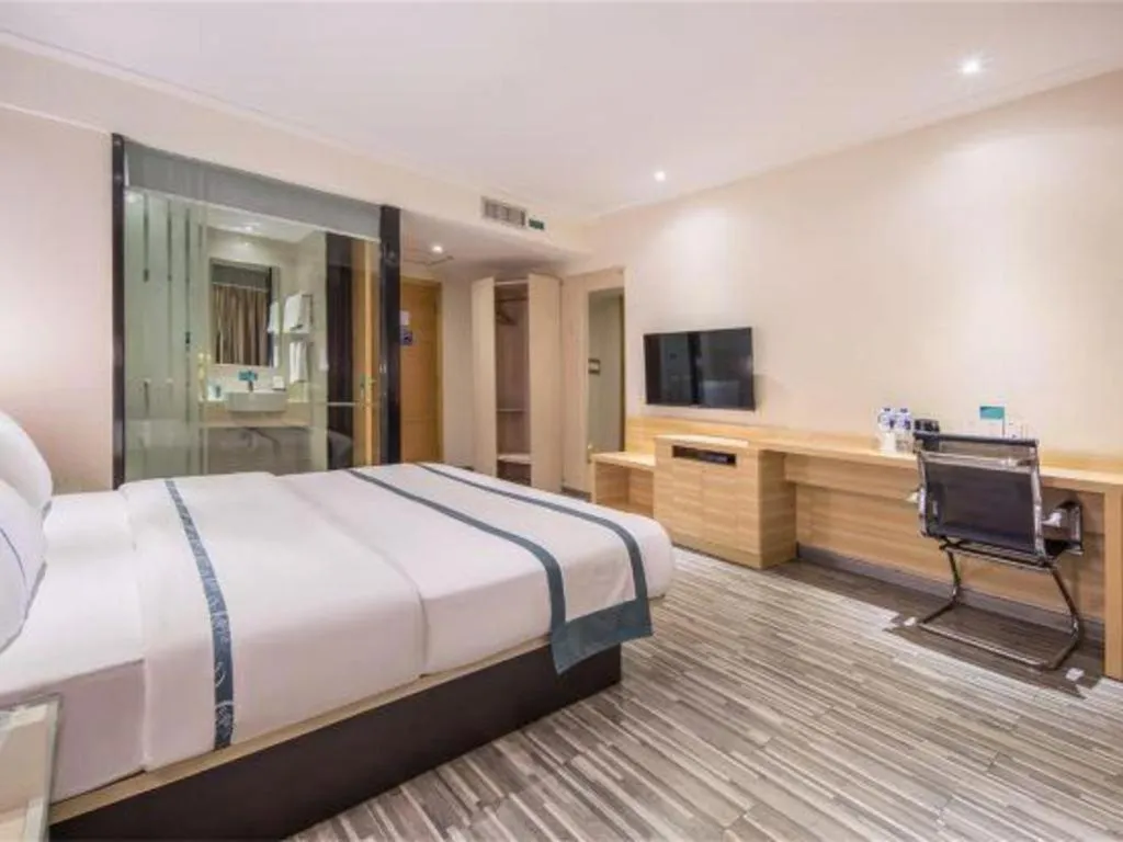 Bed in City Comfort Inn Maoming High Speed Railway Station Wenming Road