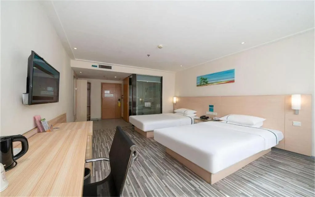 Bed in City Comfort Inn Maoming High Speed Railway Station Wenming Road