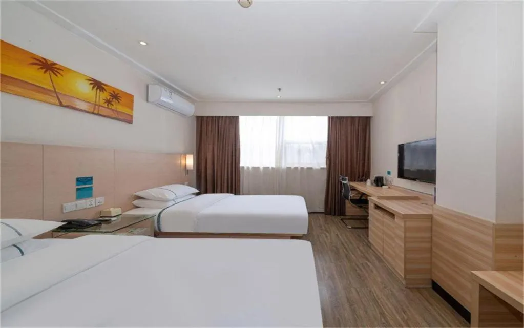 Bed in City Comfort Inn Maoming High Speed Railway Station Wenming Road