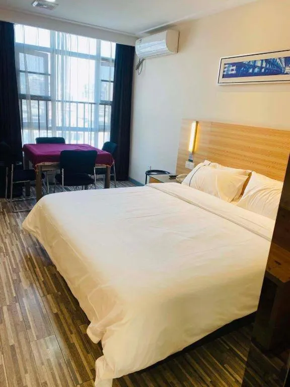 Bed in City Comfort Inn Wuhan Rui'an Street Metro Station