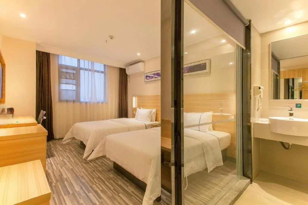 Bed in City Comfort Inn Wuhan Rui'an Street Metro Station