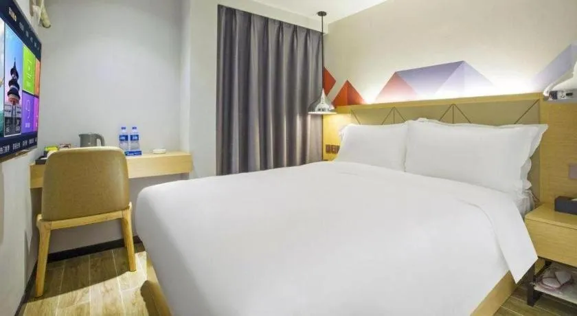 Bed in Borrman Hotel Zhuhai Gongbei Port Fuhuali Light Rail