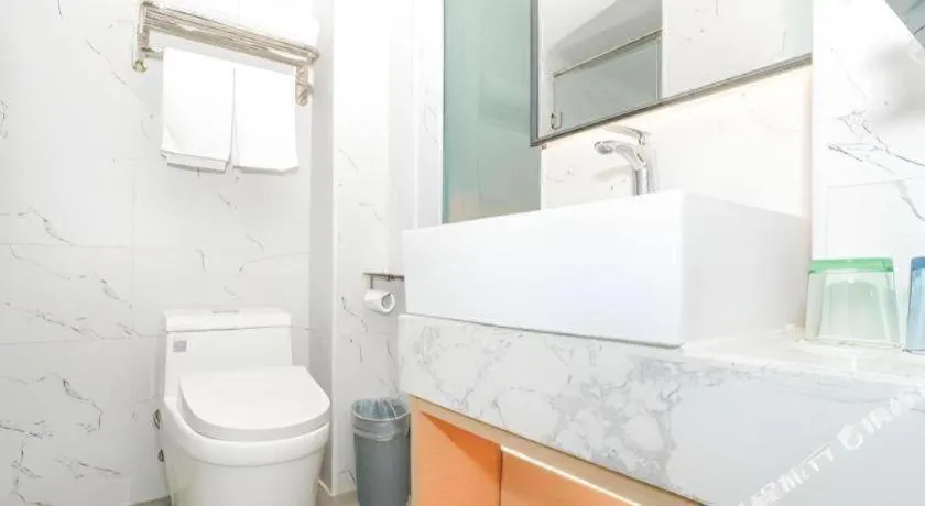 Borrman Hotel Zhuhai Gongbei Port Fuhuali Light Rail