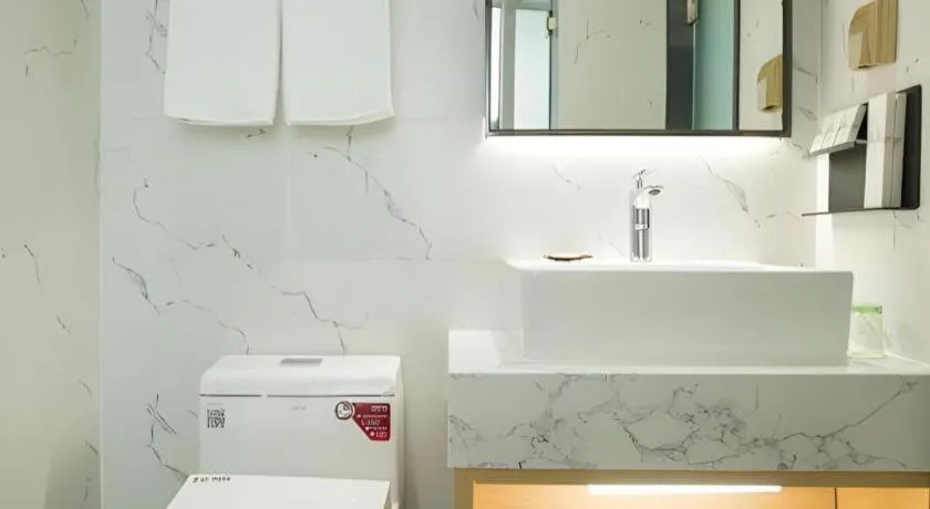 Borrman Hotel Zhuhai Gongbei Port Fuhuali Light Rail