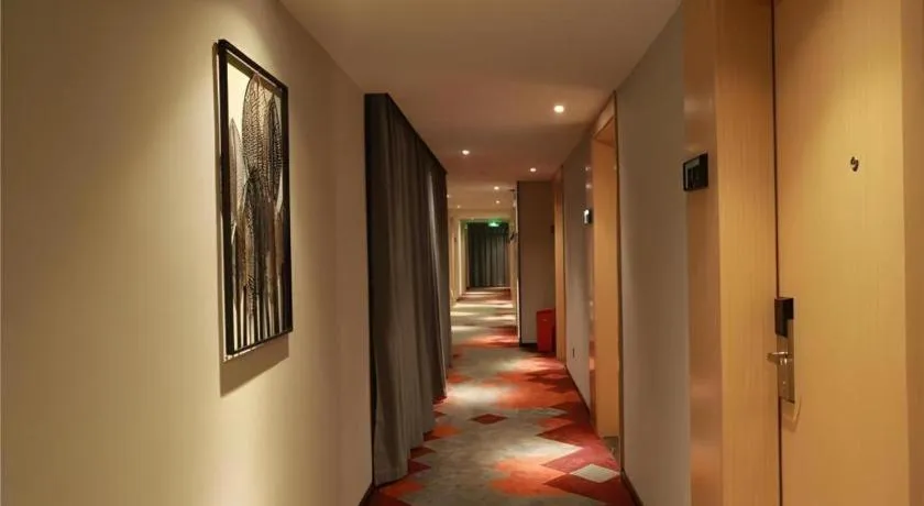 Borrman Hotel Zhuhai Gongbei Port Fuhuali Light Rail