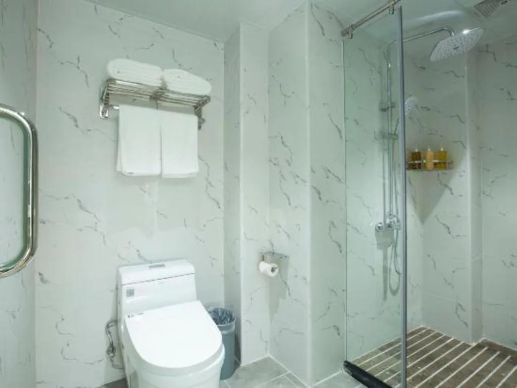 Borrman Hotel Zhuhai Gongbei Port Fuhuali Light Rail