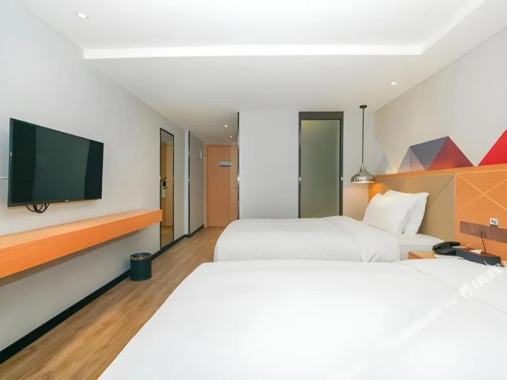 Bed in Borrman Hotel Zhuhai Gongbei Port Fuhuali Light Rail
