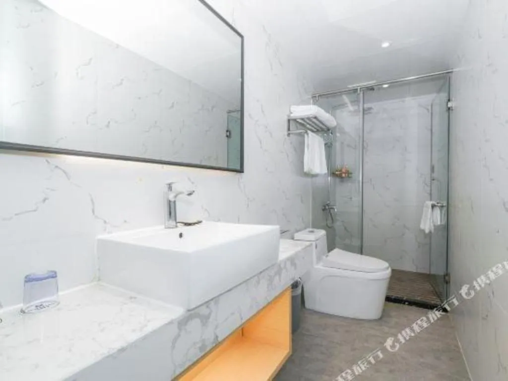 Borrman Hotel Zhuhai Gongbei Port Fuhuali Light Rail