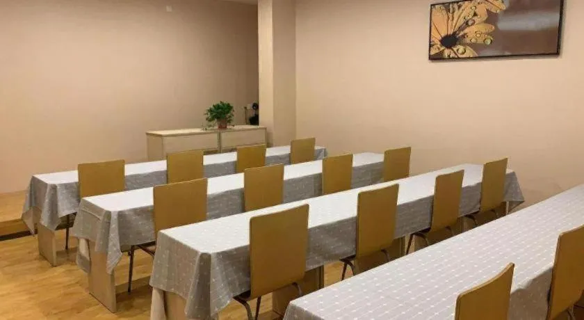 IU Hotel Taiyuan Changfeng West Street The Mixc