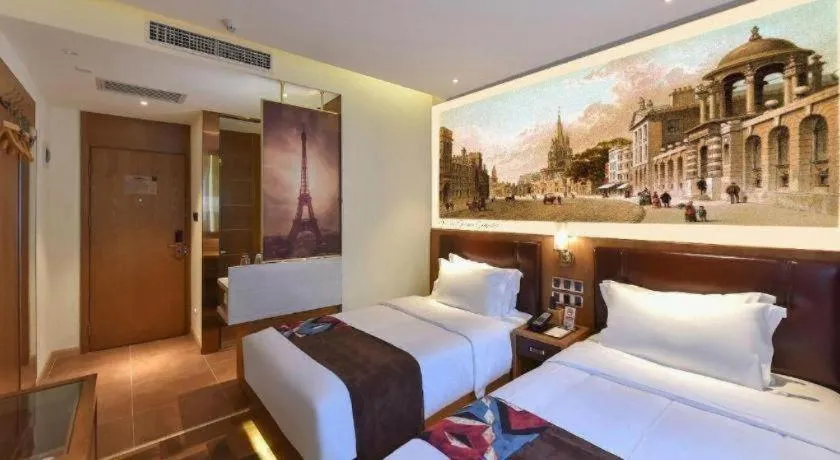 Bed in James Joyce Coffetel Beijing Station