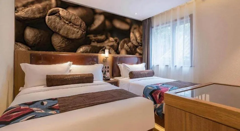 Bed in James Joyce Coffetel Beijing Station