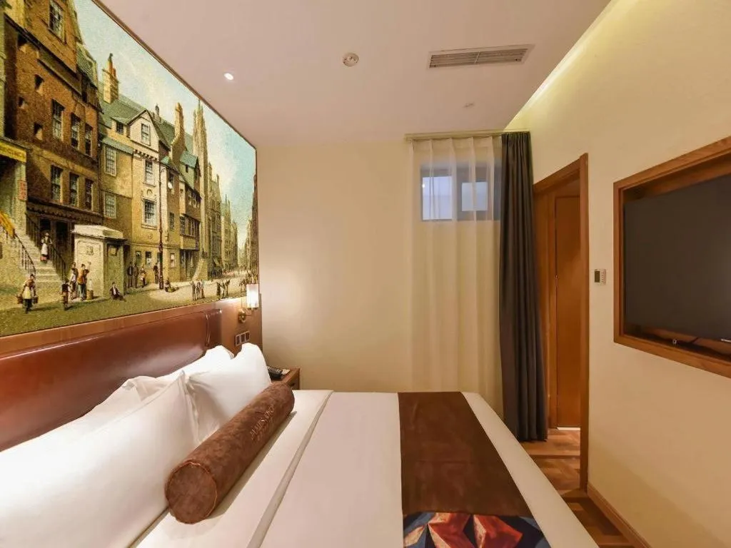 Bed in James Joyce Coffetel Beijing Station