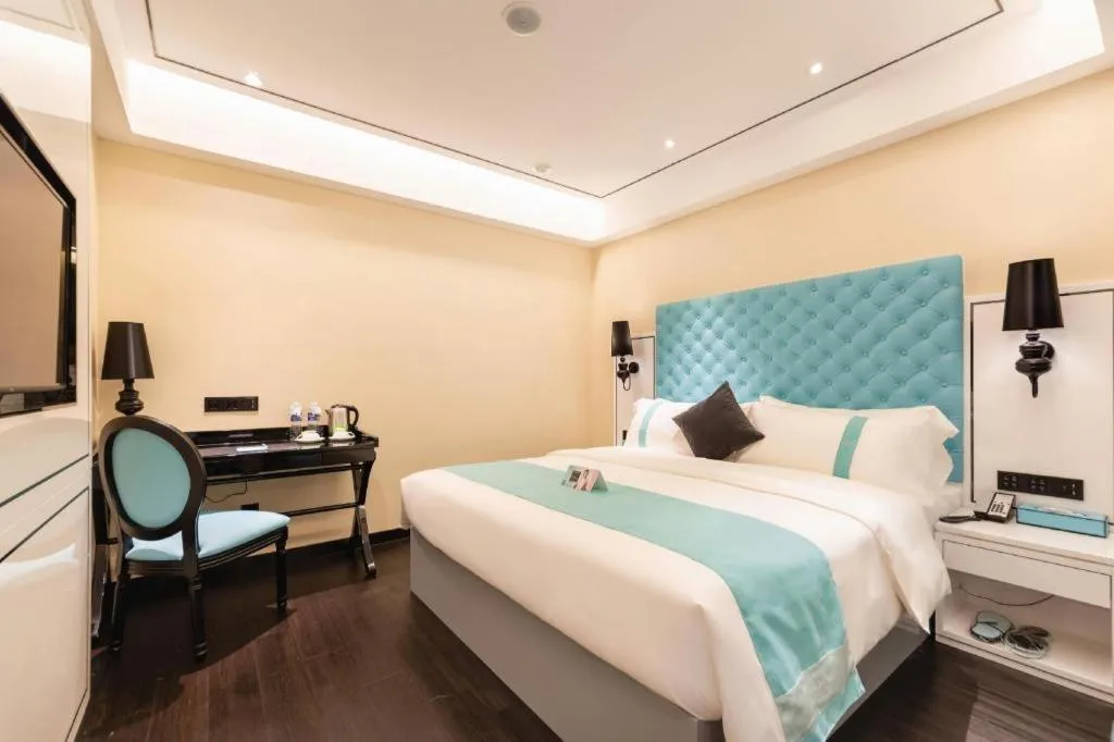 Bed in Xana Hotelle· Dalian Software Park University of Technology