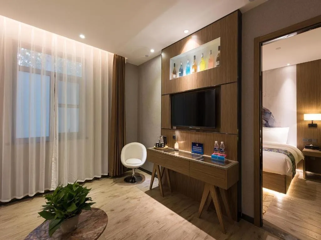 Bed in ZMAX Hotel Beijing Tongzhou Universal Tourist Resort Linheli Metro Station