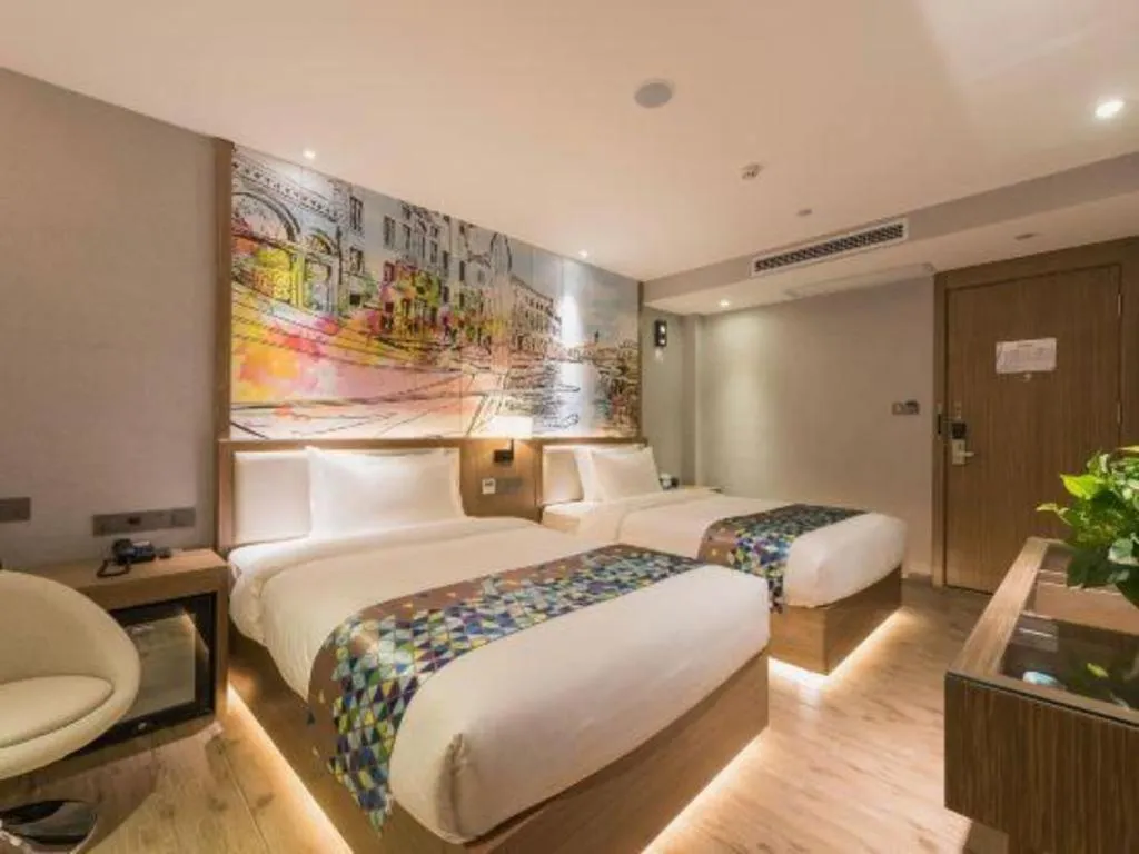 Bed in ZMAX Hotel Beijing Tongzhou Universal Tourist Resort Linheli Metro Station