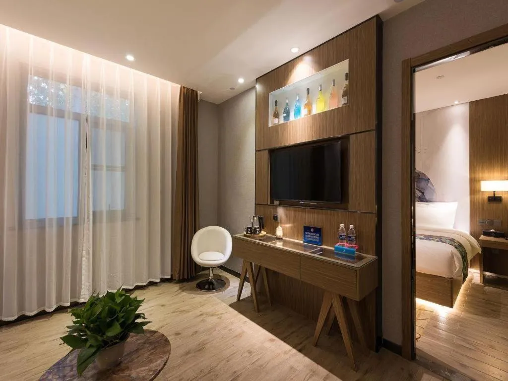 Bed in ZMAX Hotel Beijing Tongzhou Universal Tourist Resort Linheli Metro Station