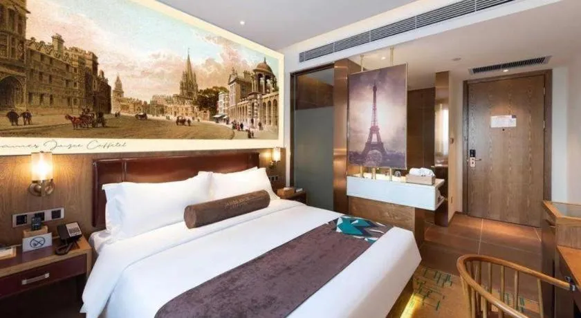 Bed in James Joyce Coffetel Beijing Pinggu Hospital Century Square