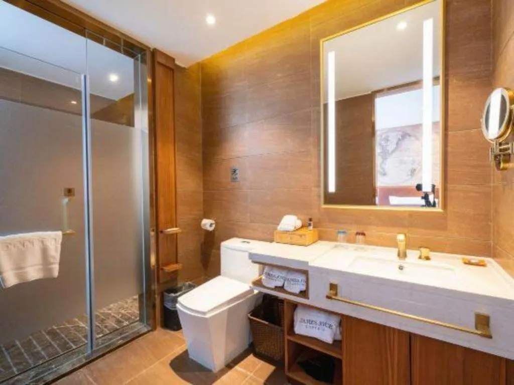 James Joyce Coffetel Shenyang North Railway Station Qishan Road Metro Station