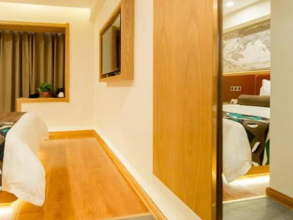 James Joyce Coffetel Harbin Central Street