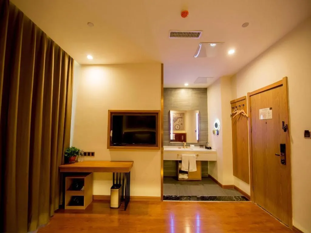 James Joyce Coffetel Harbin Central Street