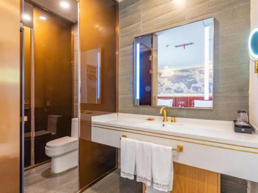 James Joyce Coffetel Harbin Central Street