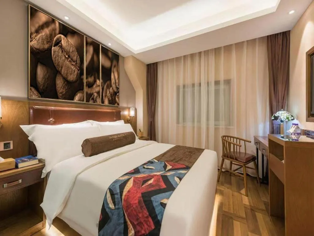 Bed in James Joyce Coffetel Beijing West Railway Station Lianhua Bridge