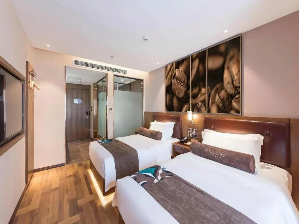 Bed in James Joyce Coffetel Beijing West Railway Station Lianhua Bridge