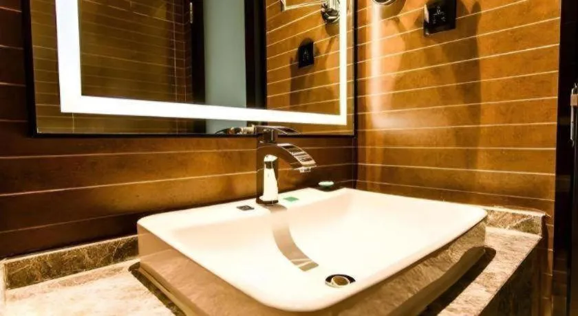 Xana Hotelle Shenyang Zhongshan Plaza the Affiliated First Hospital of China Medical University