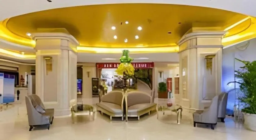 YUN-RAY Ambassador Hotel