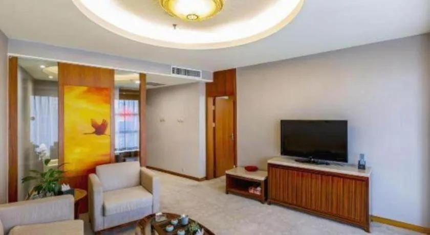 YUN-RAY Ambassador Hotel