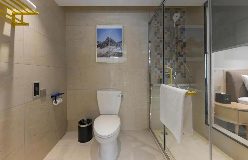 YUN-RAY Ambassador Hotel