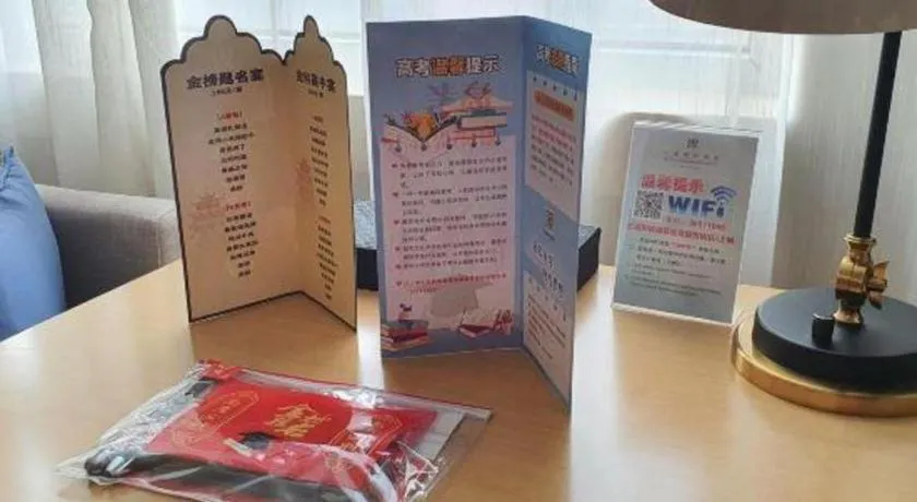 YUN-RAY Ambassador Hotel