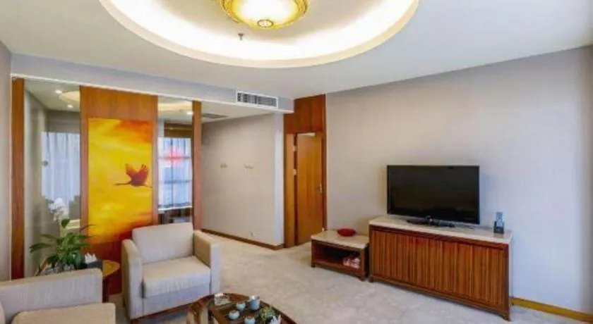 YUN-RAY Ambassador Hotel