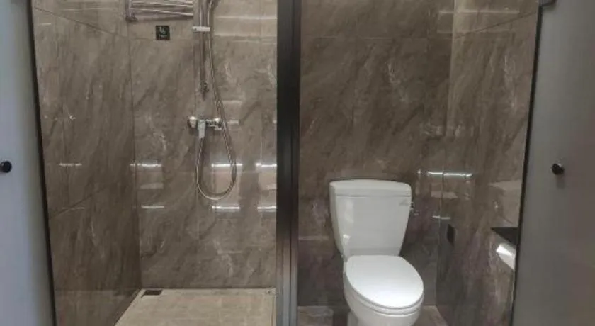 YUN-RAY Ambassador Hotel