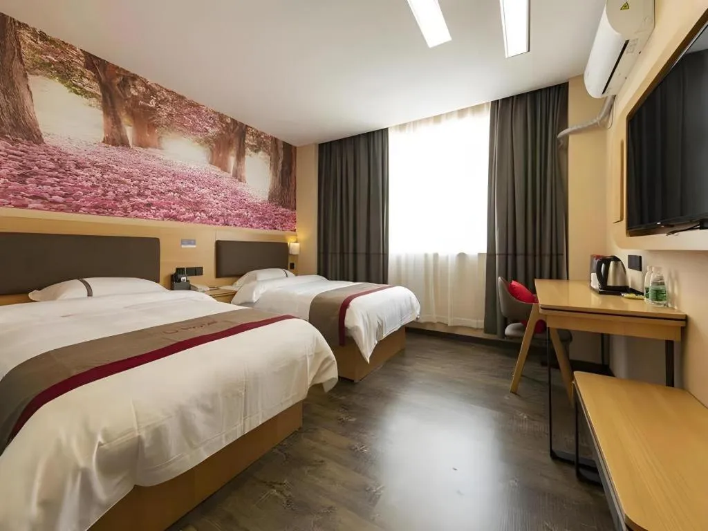 Bed in Thank Inn Hotel Guangdong Zhuhai Jiwan Hongqi Central Sqaure