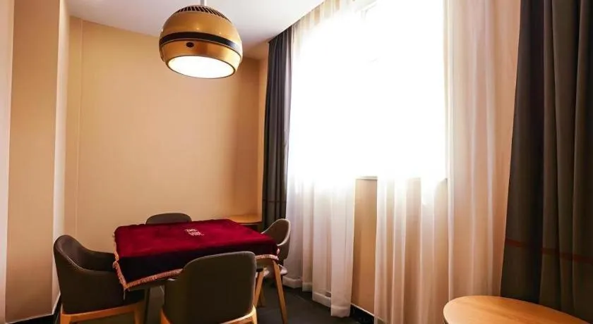 Thank Inn Hotel Guangdong Zhuhai Jiwan Hongqi Central Sqaure