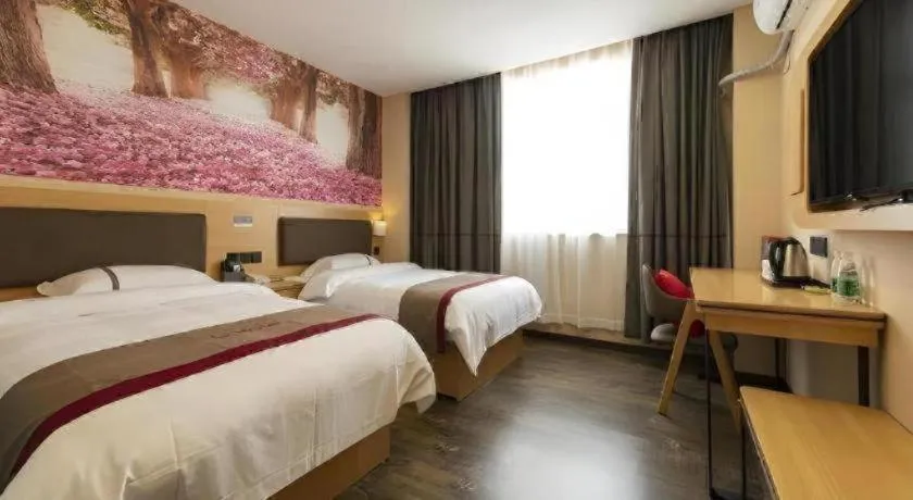 Bed in Thank Inn Hotel Guangdong Zhuhai Jiwan Hongqi Central Sqaure